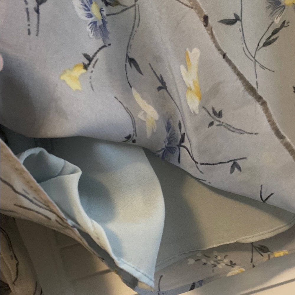 Floral Ruffle Gray Top - Picture 5 of 10